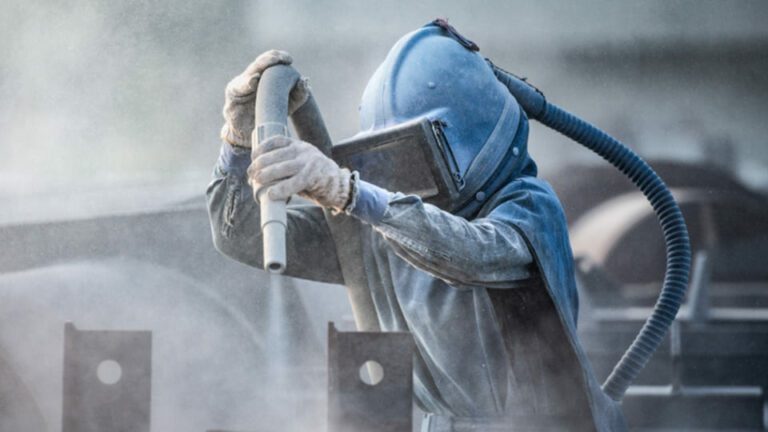 Preparo de superfície por jateamento abrasivo